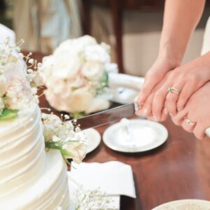 Hochzeitsbrauch Torte anschneiden